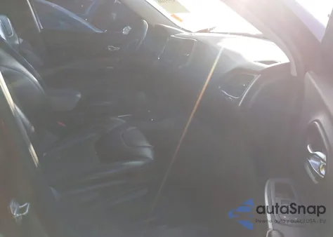 2020 Jeep Cherokee Latitude Plus 4X4 из США, поврежденный, VIN 1C4PJMLB6LD579041